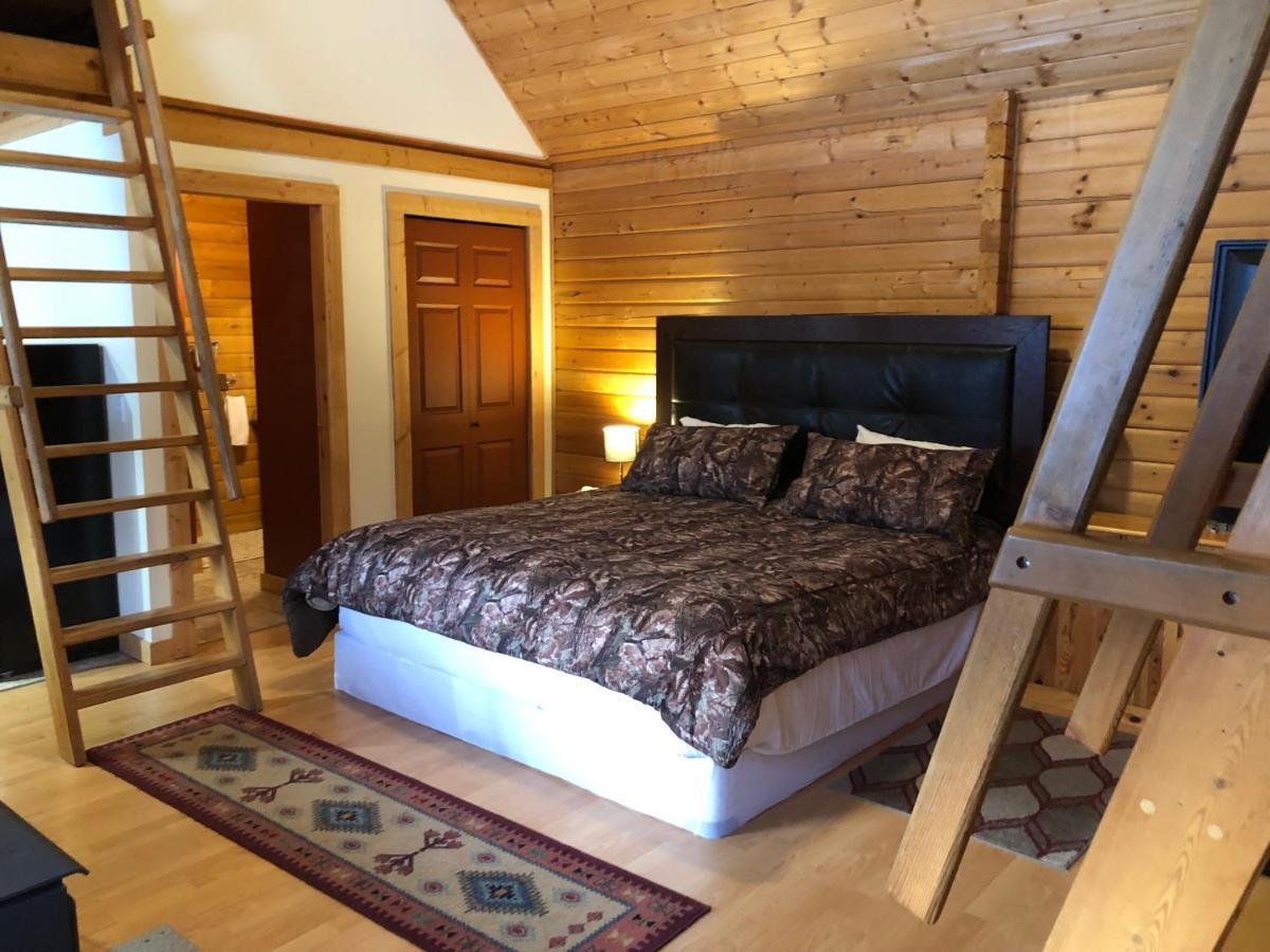 Camels Hump Guest Ranch Lumby المظهر الخارجي الصورة