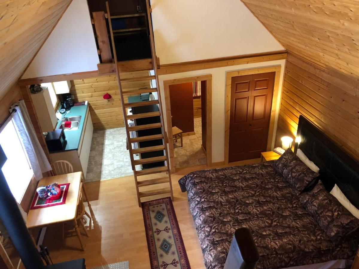 Camels Hump Guest Ranch Lumby المظهر الخارجي الصورة