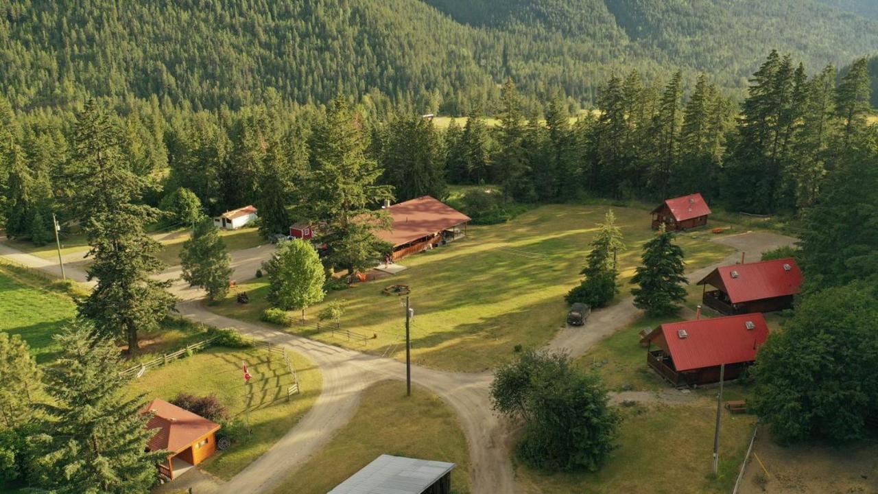 Camels Hump Guest Ranch Lumby المظهر الخارجي الصورة
